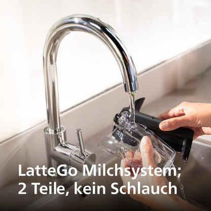 Serie 5500 Kaffeevollautomat – LatteGo Milchsystem, 20 heiße und kalte Kaffeespezialitäten, 40% leiser mit SilentBrew, QuickStart, Schwarz/Grau (EP5544/50)